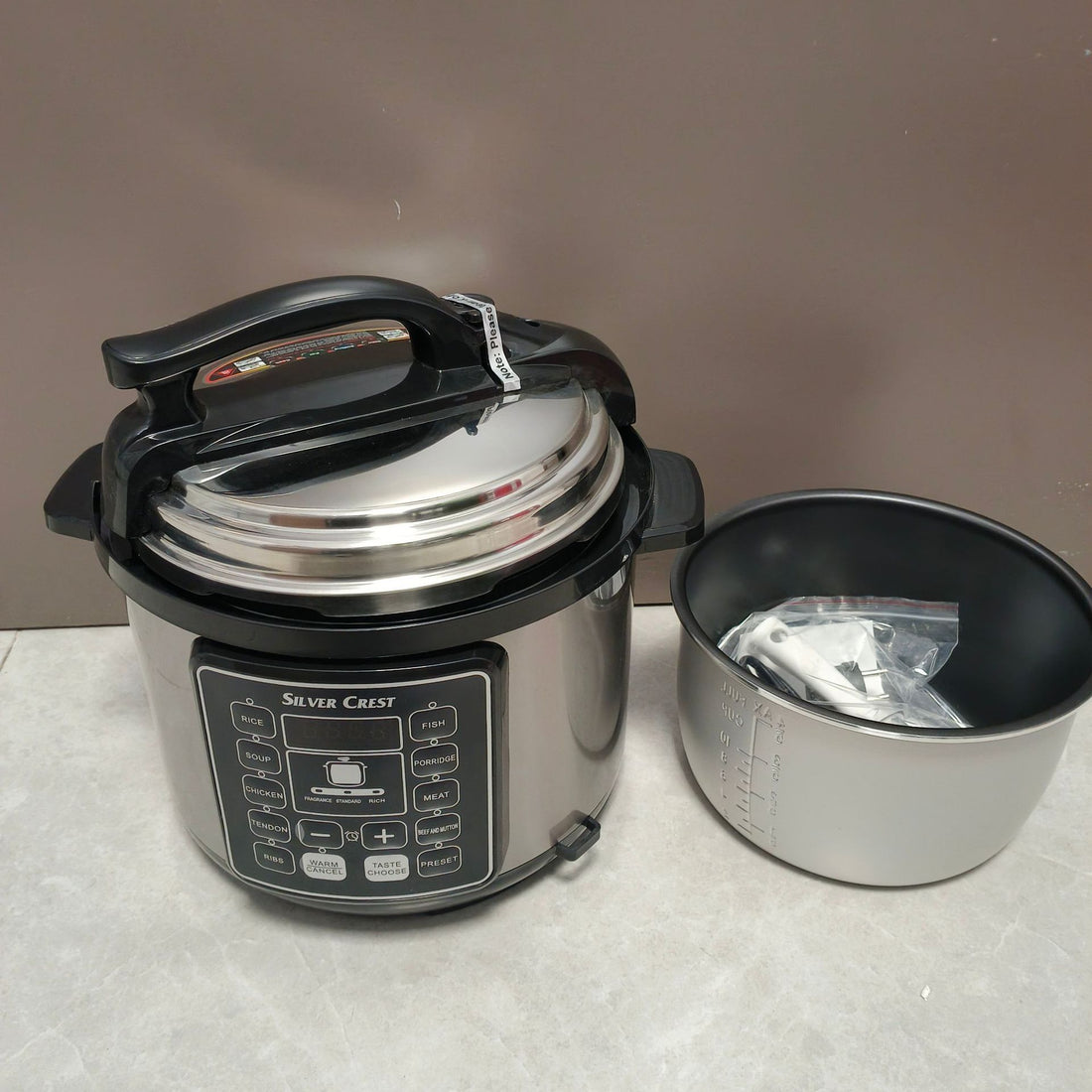 English Large Capacity Pressure Cooker